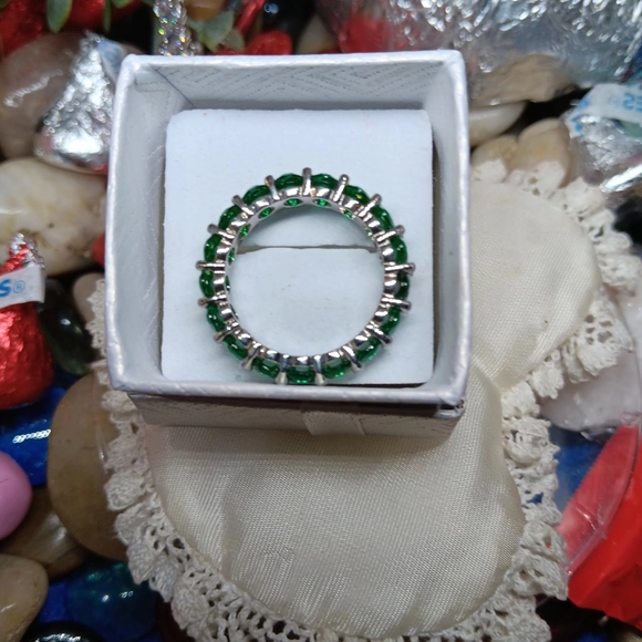 Barzel 18kt White Gold Pltd Green Emerald Eternity Band Size 8 - Picture 8 of 9